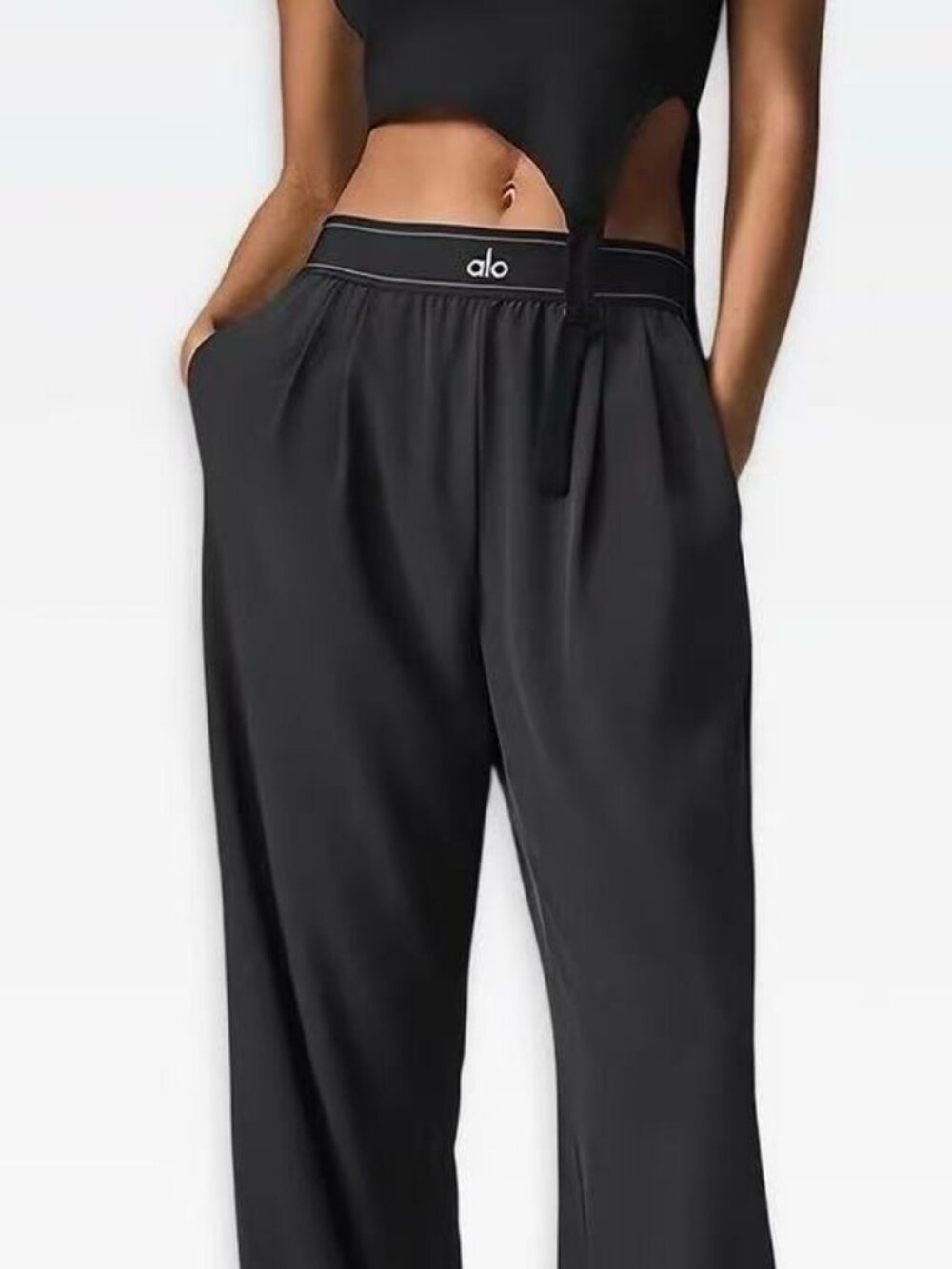 NWT ALO Yoga Suit Up Trouser Regular ✈️🖤 Black Travel & Lounge Outfit - Picture 8 of 9